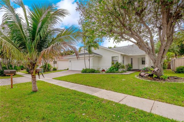 Central Dania Heights, 216 SE 9th St, Dania Beach, Florida 33004, image 3