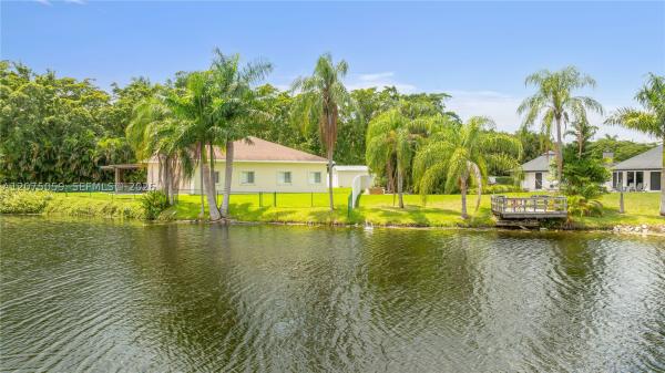Cobblers Village, 801 Mockingbird Ln, Plantation, Florida 33324, image 1