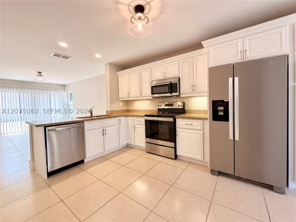 West Lake Village, 1140 Oysterwood St, Hollywood, Florida 33019, image 3
