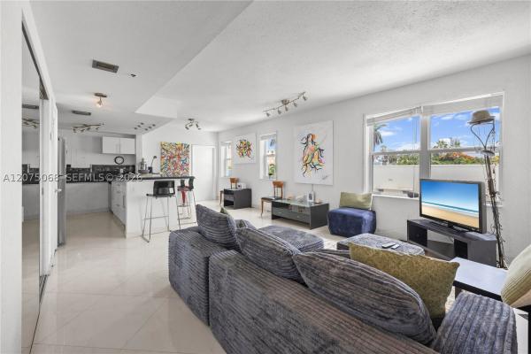 The Lexington Euclid, 802 Euclid Ave #305, Miami Beach, Florida 33139, image 3