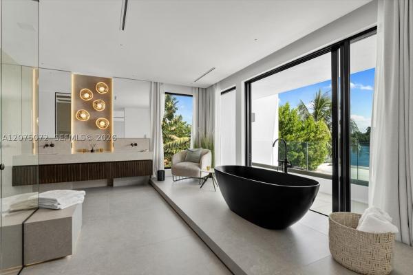 Hibiscus Island, 375 N Hibiscus Dr, Miami Beach, Florida 33139, image 3