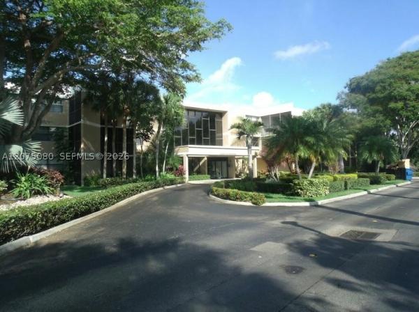 Country Club Village, 16500 Golf Club Rd #102, Weston, Florida 33326, image 2