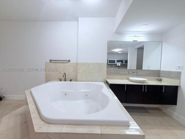 Roney Palace, 2301 Collins Ave #621, Miami Beach, Florida 33139, image 2