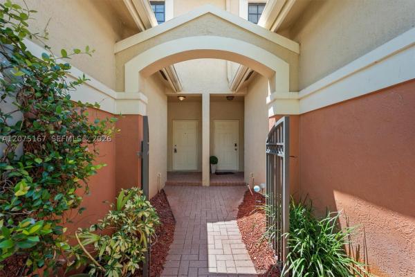 Courtyard At The Grove, 3810 Tree Top Dr, Weston, Florida 33332, image 3
