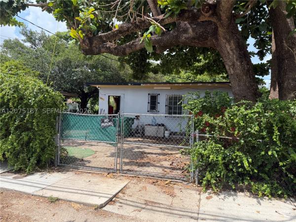 Featherstone Ridge, 1851 NW 34th St, Miami, Florida 33142, image 2