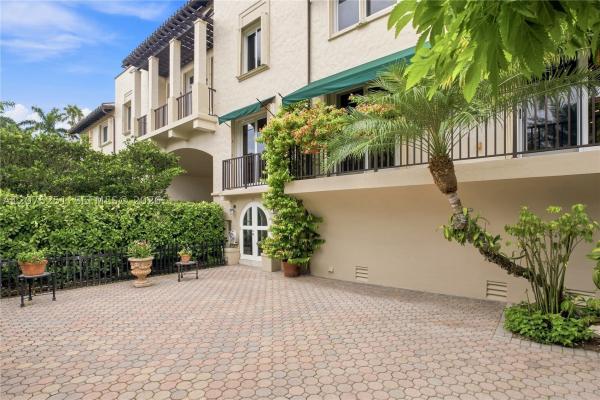 Deering Bay Club Villas, 13626 Deering Bay Dr, Coral Gables, Florida 33158, image 1