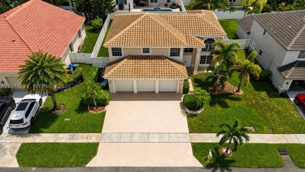 Treasure Shores At Silver Lakes, 18341 NW 10th St, Pembroke Pines, Florida 33029, image 1