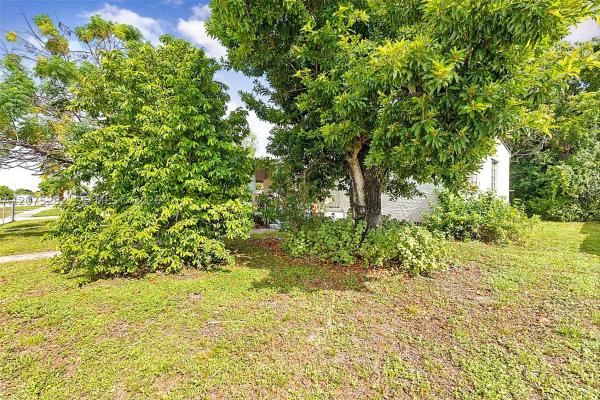 Sunset Manor, 255 E 42nd St, Hialeah, Florida 33013, image 1