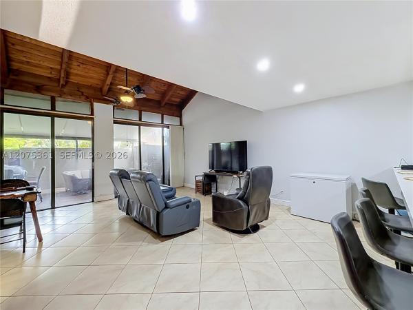 Villas West, 1110 W Fairway Rd, Pembroke Pines, Florida 33026, image 2