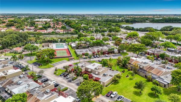Villas West, 1110 W Fairway Rd, Pembroke Pines, Florida 33026, image 1