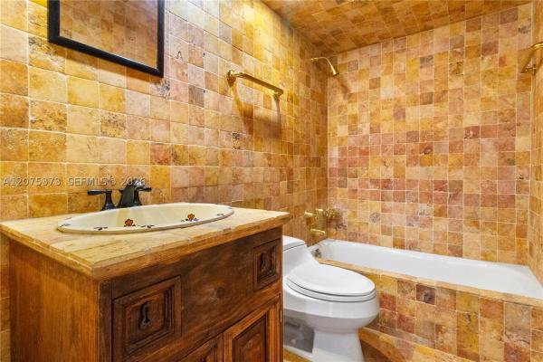 Isle Of Paradise, 455 Paradise Isle Blvd #402, Hallandale Beach, Florida 33009, image 2