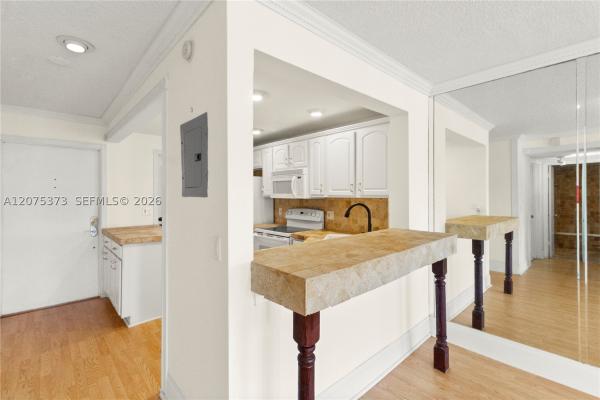 Isle Of Paradise, 455 Paradise Isle Blvd #402, Hallandale Beach, Florida 33009, image 3