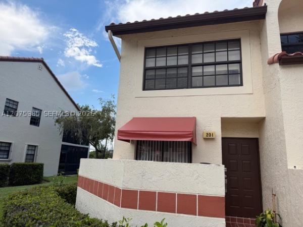 201 Freedom Ct, Deerfield Beach, Florida 33442, image 2