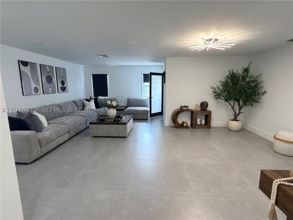 15042 SW 149th St, Unincorporated Dade County, Florida 33196, image 1