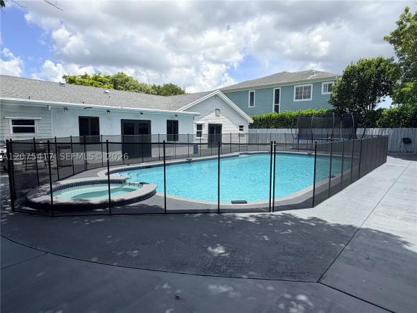 15042 SW 149th St, Unincorporated Dade County, Florida 33196, image 2