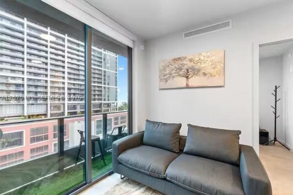 121 NE 5th St #1711, Miami, Florida 33132, image 1