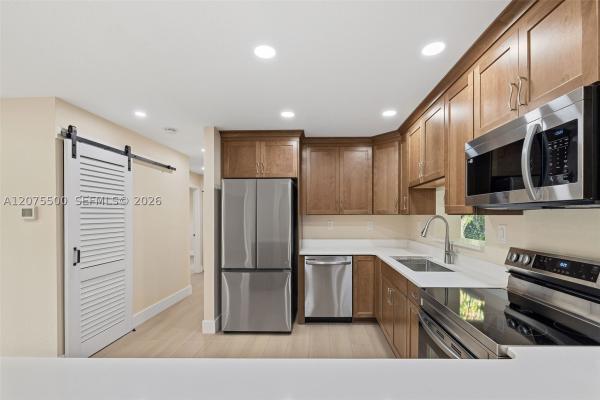 Homriv, 1391 NW 18th St, Homestead, Florida 33030, image 2