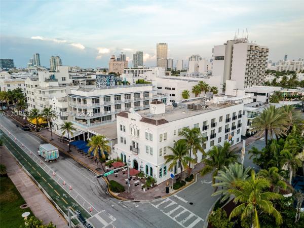 The Strand On Ocean Drive, 1060 Ocean Dr #D204, Miami Beach, Florida 33139, image 3