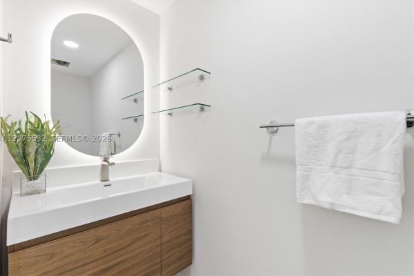 Ten Museum Park Residential, 1040 Biscayne Blvd #3403, Miami, Florida 33132, image 3