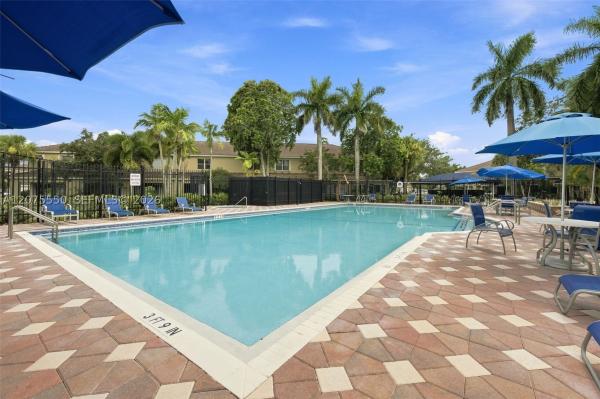 Pelican Pointe, 355 SW 121st Ave, Pembroke Pines, Florida 33025, image 1