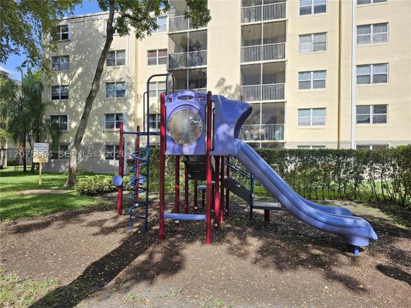 Las Vistas At Doral, 8160 Geneva Ct #104, Doral, Florida 33166, image 2