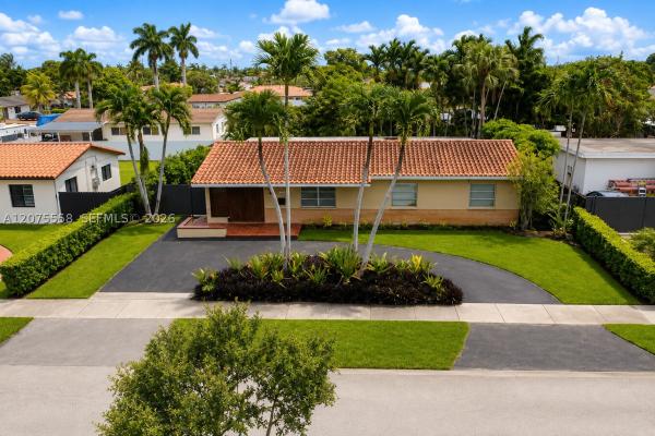 3115 Village Green Dr, Unincorporated Dade County, Florida 33175, image 3