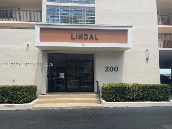 Lindal, 200 Golden Isles Dr #401, Hallandale Beach, Florida 33009, image 2