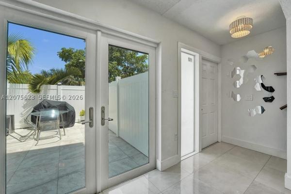 Loch Lomond, 3000 NW 5th Ter #112, Pompano Beach, Florida 33064, image 3