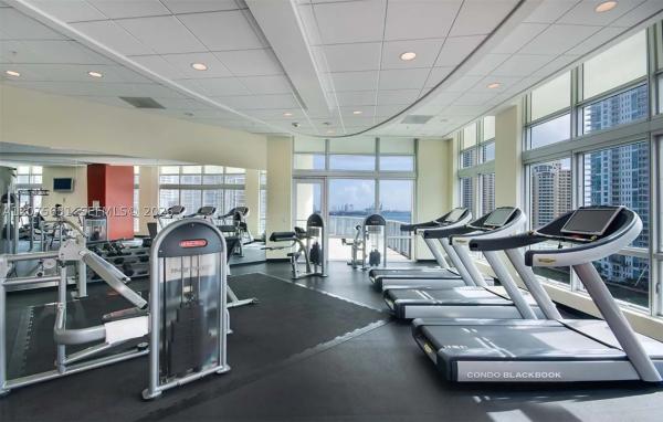 Met 1, 300 S Biscayne Blvd #T-2207, Miami, Florida 33131, image 3