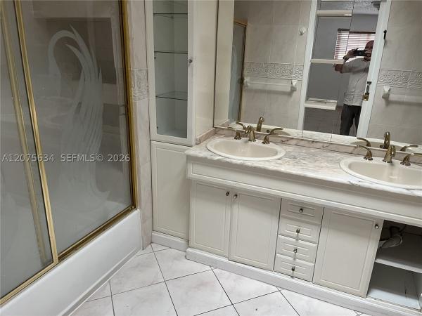 18105 NW 81st Ct, Hialeah, Florida 33015, image 3