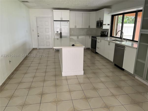 18105 NW 81st Ct, Hialeah, Florida 33015, image 2