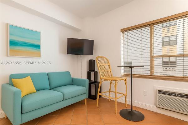 Mantell Plaza, 255 W 24th St #208, Miami Beach, Florida 33140, image 1