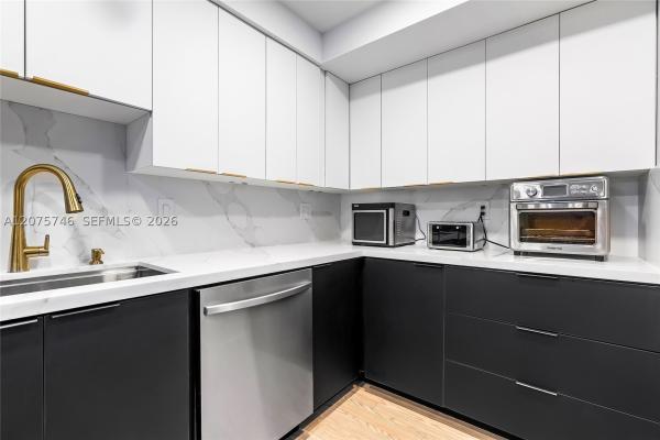 The Olympus Towers, 600 Three Islands Blvd #305, Hallandale Beach, Florida 33009, image 2