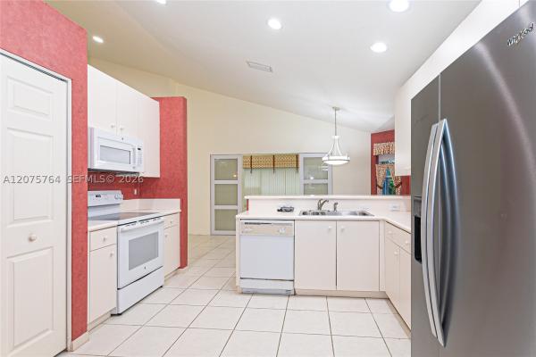 Lakeridge Falls, 7367 Sterling Falls Ln, Boynton Beach, Florida 33437, image 2