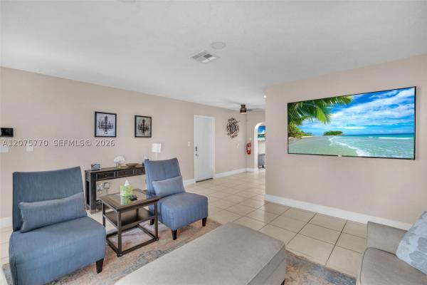 Gulfstream Estates, 907 NE 5th St, Hallandale Beach, Florida 33009, image 2