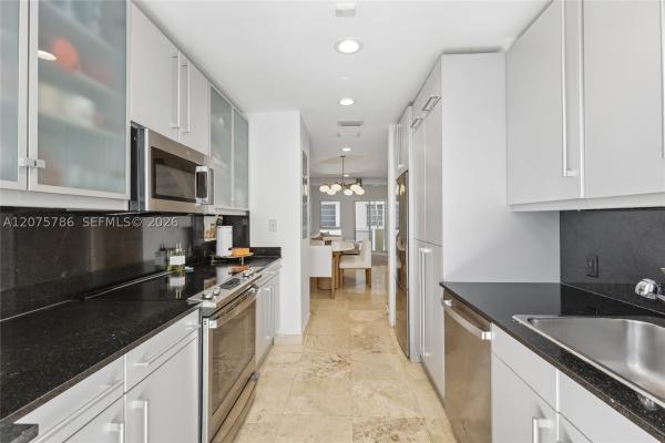 Washington Corner, 204 Washington Ave #13, Miami Beach, Florida 33139, image 1