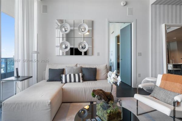 Epic Hotel & Residences, 200 Biscayne Boulevard Way #5211, Miami, Florida 33131, image 3