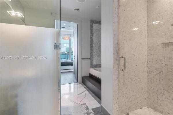 Epic Hotel & Residences, 200 Biscayne Boulevard Way #5211, Miami, Florida 33131, image 1