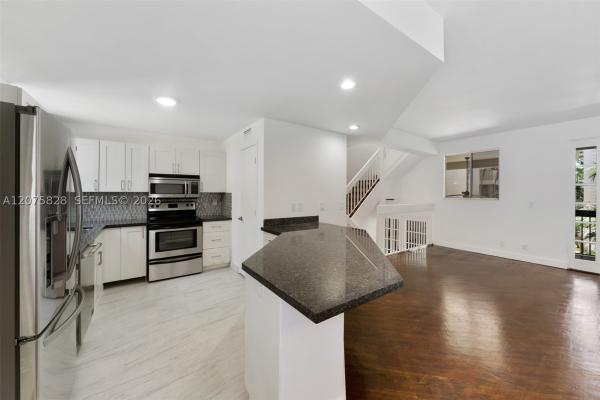 Victoria Park Place, 1401 NE 9th St #26, Fort Lauderdale, Florida 33304, image 1