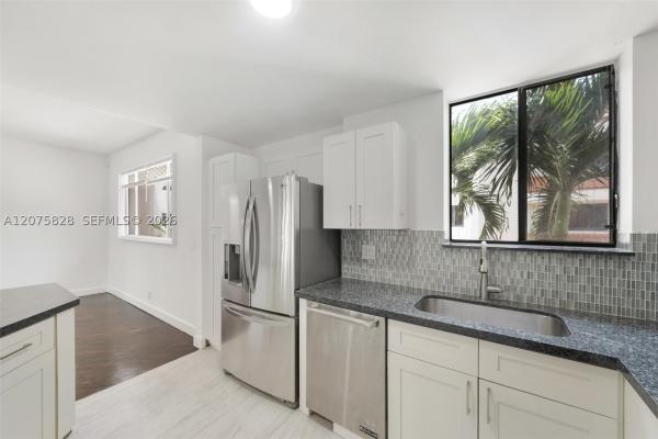 Victoria Park Place, 1401 NE 9th St #26, Fort Lauderdale, Florida 33304, image 2