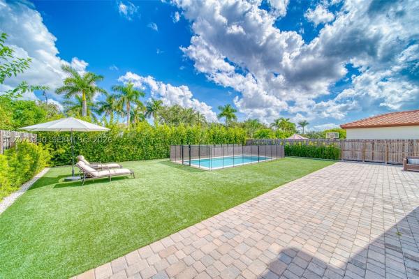 Kingman Commons, 2655 SE 1st St, Homestead, Florida 33033, image 1