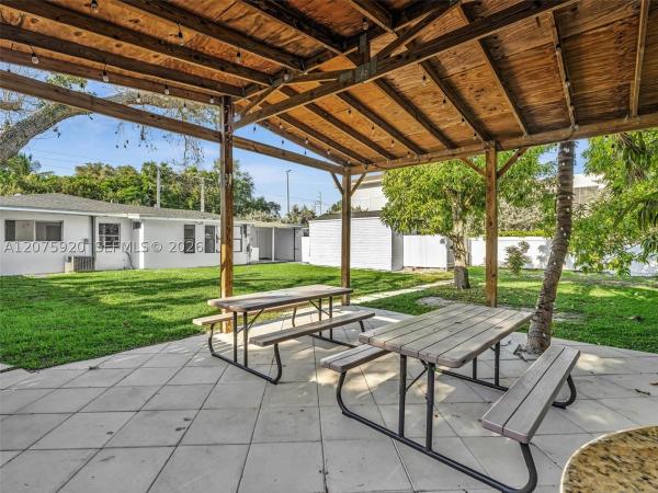 1647 NE 146th St, Unincorporated Dade County, Florida 33181, image 2