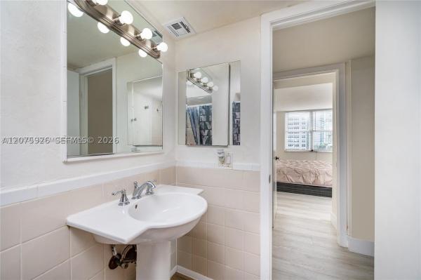 Baycourt Towers, 899 West Ave #7E, Miami Beach, Florida 33139, image 2