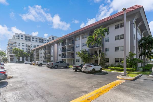 8101 SW 72nd Ave #123W, Unincorporated Dade County, Florida 33143, image 3
