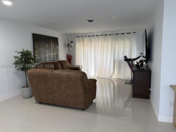 14072 SW 80th St, Unincorporated Dade County, Florida 33183, image 2