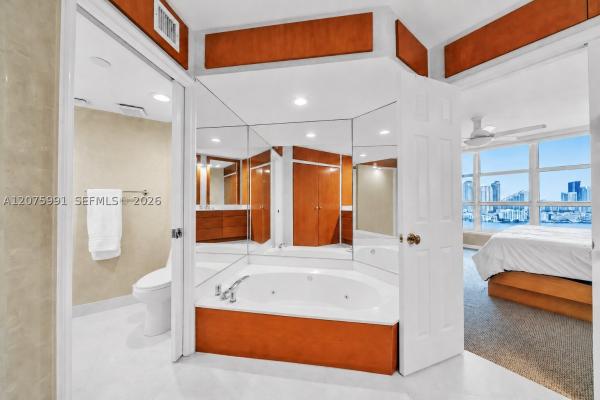 Mystic Pointe Tower 500, 3530 Mystic Pointe Dr #3210, Aventura, Florida 33180, image 2