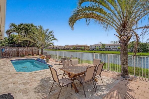 Rauls Place At Oasis, 527 SE 31st Ave, Homestead, Florida 33033, image 3