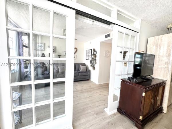 Winston Towers 300, 230 174th St #1110, Sunny Isles Beach, Florida 33160, image 1