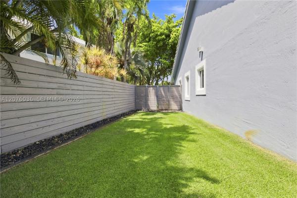 Laguna Point North, 9430 SW 215th Ln, Cutler Bay, Florida 33189, image 1