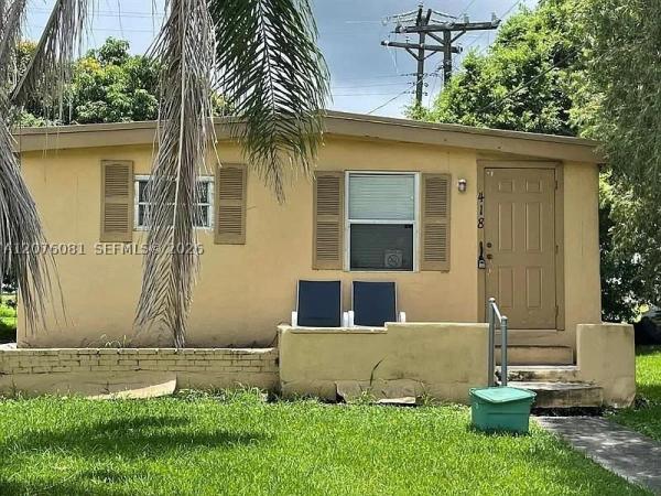 East Lake Village, 418 S Cocoanut Rd, Pahokee, Florida 33476, image 2